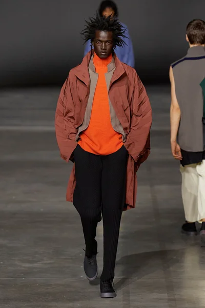 Look 13